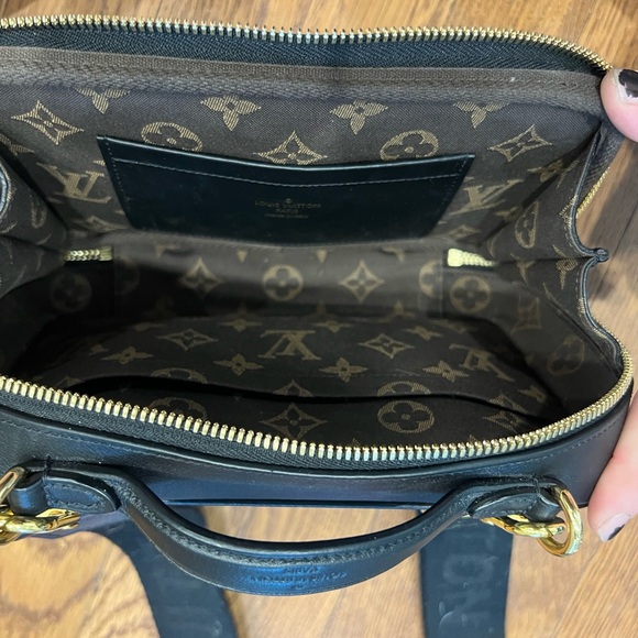 Louis Vuitton Utility Crossbody Noir Black Bag - Picture 3 of 7